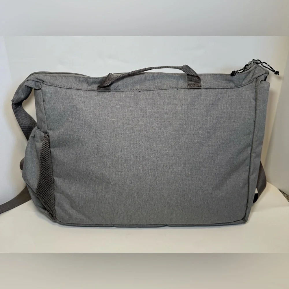 L.L.Bean Comfort Carry Messenger Bag in grey